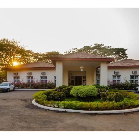 Modi'S Resort, Karjat Esterno foto